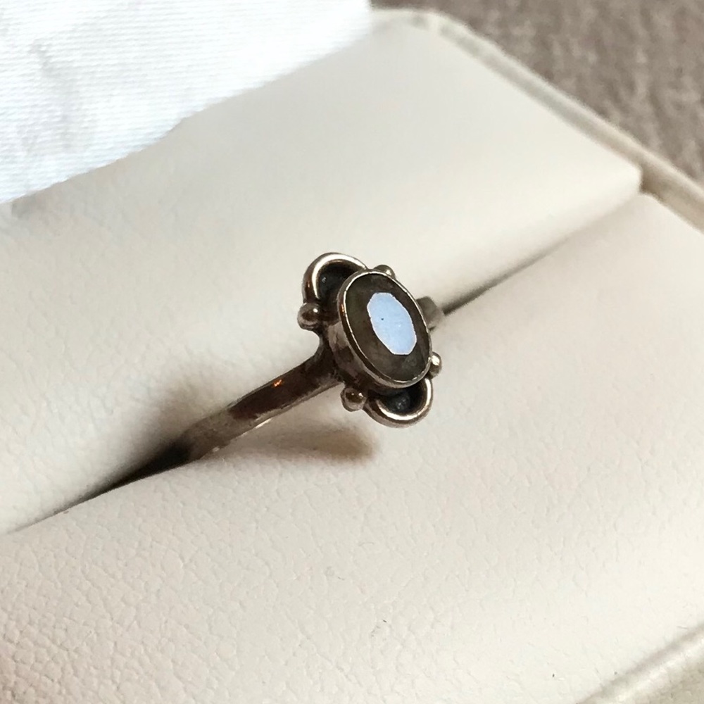 Size 3.5 silver ring light purple gray stone